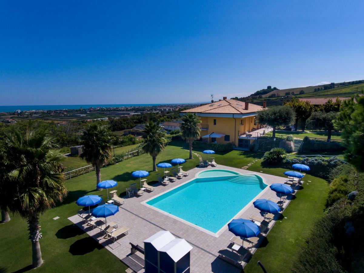 Il Giardino Sul Mare Acomodação com café da manhã Martinsicuro Exterior foto