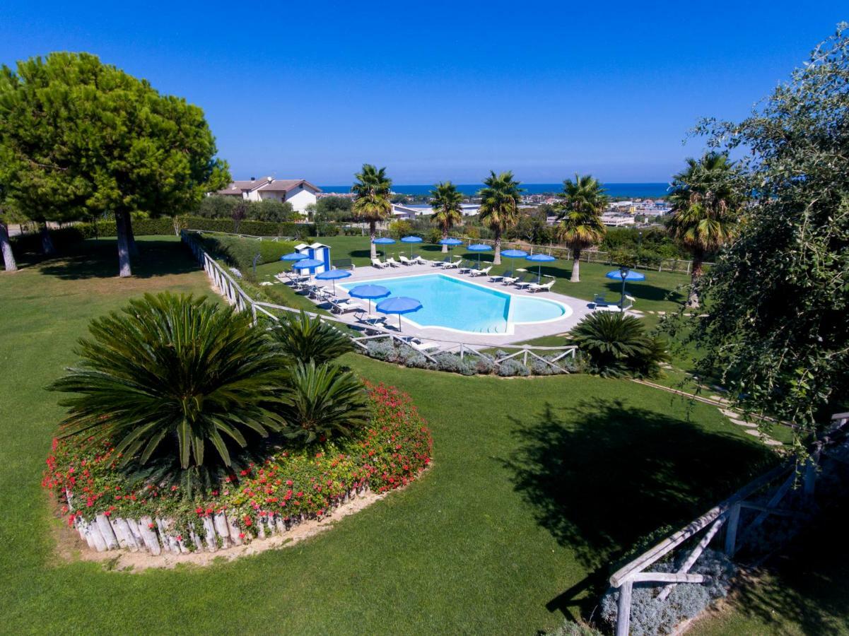 Il Giardino Sul Mare Acomodação com café da manhã Martinsicuro Exterior foto